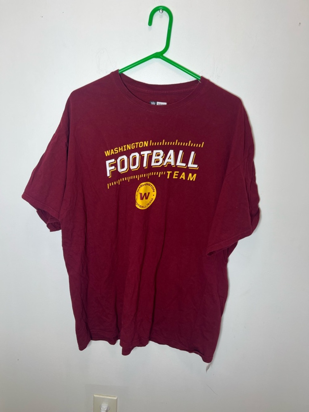 Washington Football Team NFL T-Shirt Burgundy Size 2XL Graphic - Picture 3 of 7